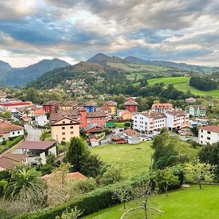 Cangas De Onis A Orillas Del Rio Sella Exterior foto